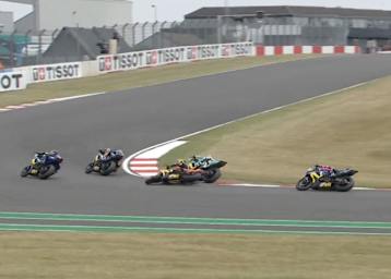 In der vorletzten Kurve kollidierten Chloe Jones und Maria Herrera