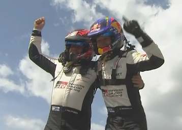 Die Sieger Janne Halttunen und Kalle Rovanperä