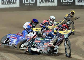 Dominik Kubera (vorne) fuhr 2024 immer wieder sehr stark