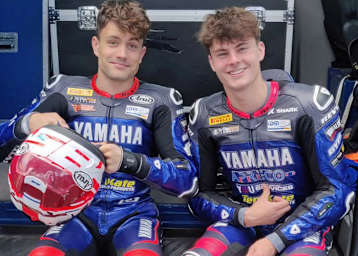 Lennox Lehmann mit Twan Smits (v.re.)