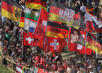 Loket zieht traditionell viele Fans aus Deutschland und der Schweiz an