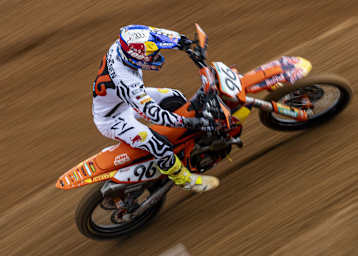 Lucas Coenen gewann den ersten MXGP-Lauf in Agueda