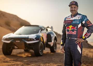 Nasser Al-Attiyah vor seinem Prodrive Hunter