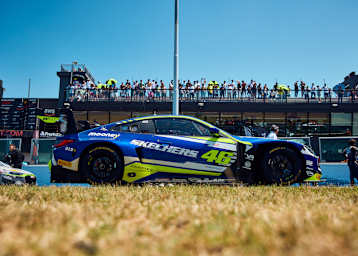 Insgesamt 22 Werksfahrer gehören 2024 in den offiziellen Kader von BMW M Motorsport, darunter auch der Fahrer mit der legendären Startnummer #46: Valentino Rossi