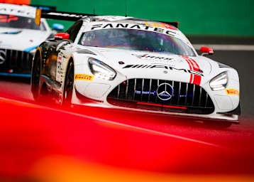 Das Mercedes-AMG Team GruppeM startet im Jubiläumsdesign