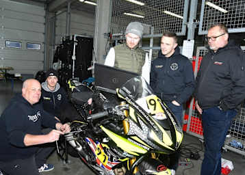 Kevin Wahr (2.v.re.) ist wieder da