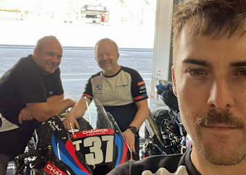 Markus Reiterberger mit Werner Daemen in Japan (v.re.)