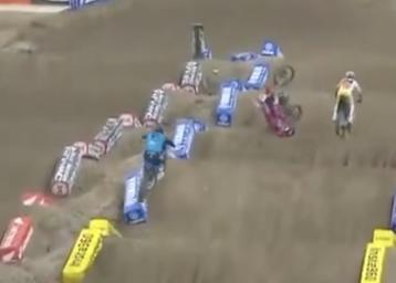 Der Crash von Joey Savatgy in Indianapolis