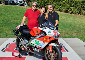 Paolo Simoncelli komplettierte die Replika mit seiner Unterschrift