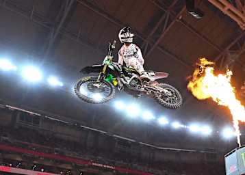 Jordon Smith feiert historischen Sieg