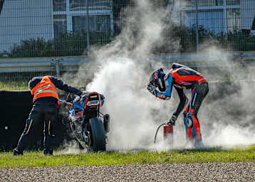 Feuerwehrmann Wagner (re.)