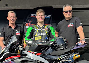 Winkler (Mitte) kommt wieder