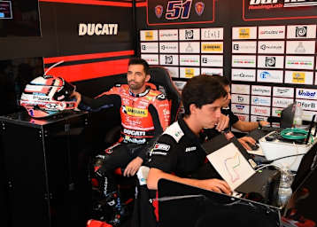 Michele Pirro in der Box der Barni-Mannschaft