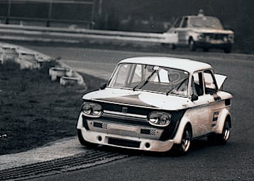 Beim Renntraining 1975 in Hockenheim