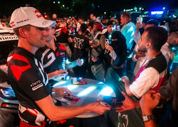 Die Fans freut`s: Der neunfache Weltmeister Sebastien Ogier fährt im kommenden Jahr zehn WM-Läufe