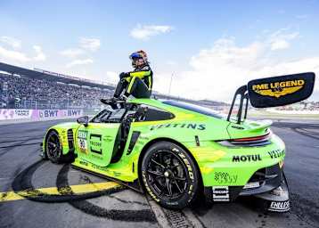 DTM-Champion Ayhancan Güven, der von Red Bull unterstützt wird, steigt zum vollwertigen Porsche-Werksfahrer auf