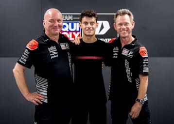 Moto3-Neuzugang David Almansa mit Teamchef Jürgen Lingg und Moto3-Boss Öttl