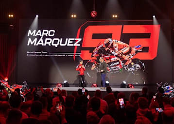 MotoGP-Champion Marc Marquez bei der WM-Siegesfeier von Akrapovic