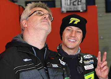 Teamchef Jochen Kiefer mit Moto2-Pilot Dominique Aegerter