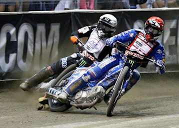 Matej Zagar vor Tai Woffinden