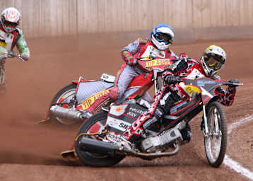 Fritz Wallner (vorne) ist mit neuem Bike schnell unterwegs