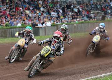 Joonas Kylmäkorpi (610) gegen Michael Härtel (15) und Dimitri Bergé (96)