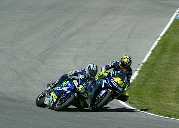 Jerez 2005: Das Manöver von Valentino Rossi gegen Sete Gibernau in der letzten Kurve schrieb Rennsportgeschichte