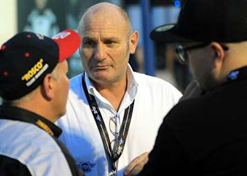 CCP-Präsident Armando Castagna (Mitte) steht in der Kritik