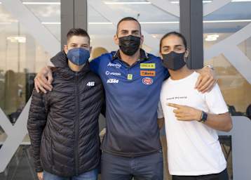 Stoßen zu Avintia: Matteo Bertelle (links) und Elia Bartolini (rechts)