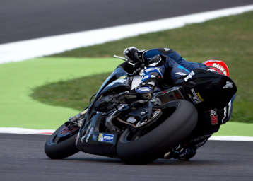 Mika Kallio: MotoGP-Reifen von Michelin auf einem Honda-Superbike