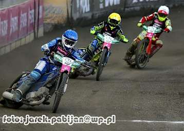 In Quarantäne: Robert Lambert, Bartsoz Smektala und Vaclav Milik (von vorne)