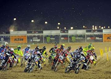 Perfekter Start 2015: Max Nagl gewinnt das Auftaktrennen von Katar