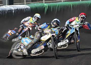 Mathias Schultz (vorne) soll den Titel nach Stralsund holen