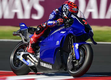 Augusto Fernandez mit der V4-Yamaha