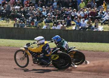 Herxheim-Sieger Josef Franc (444) gegen Wildcard-Fahrer Daniel Spiller