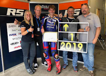 Der neue Superstock-600-Sieger (Mitte)