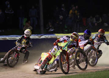 Im Finale: Sieger Vaclav Milik mit Helmfarbe weiß