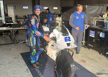 Stefano Manzi mit der neuen Yamaha R9 in Cremona