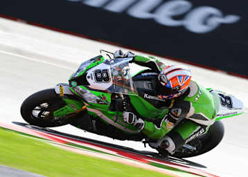 Mark Aitchison in Silverstone auf der Pedercini-Kawasaki