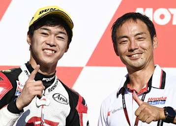 Ai Ogura und Teamchef Hiroshi Aoyama (re.)