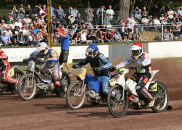 Martin Smolinski (rot) gegen Bernd Diener (blau)