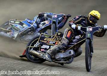 Anders Thomsen vor Jack Holder