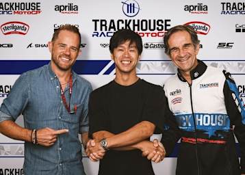 Sind sich einig für eine MotoGP-Zukunft: Ai Ogura mit Justin Marks und Davide Brivio (re.)