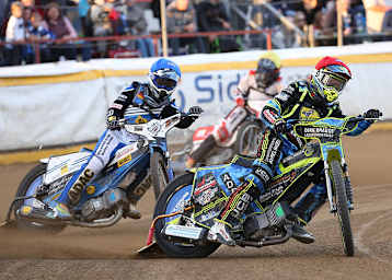 Ben Ernst (vorne) fährt seine erste 500er-Saison