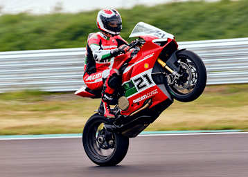 Die Ducati 955 V2 im speziellen Bayliss-Design