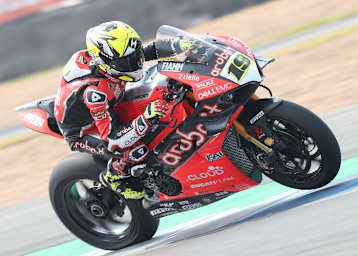 Ist die Ducati Panigale V4R nur mit Alvaro Bautista unbesiegbar?