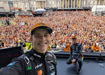 Oscar Piastri kann auch Selfie