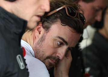 Die japanischen Fans freuen sich: Fernando Alonso kann nun auch den WEC-Lauf in Fuji bestreiten