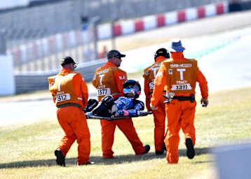 Jules Cluzel musste von der Unfallstelle geborgen werden