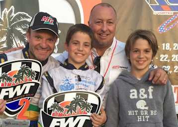 Rubens Barrichello (links) mit seinen Söhnen und Garrett Potter (Organisator)